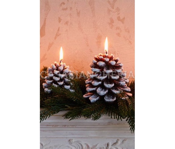 Casa Biancheria | Candela natalizia Pigna Innevata 7 cm candele decorative